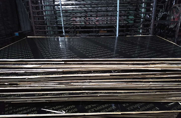 覆膜板和普通模板的区别